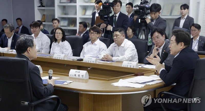 <b>이재명</b> 대통령, 허영인 <b>SPC</b>그룹 회장과 논의