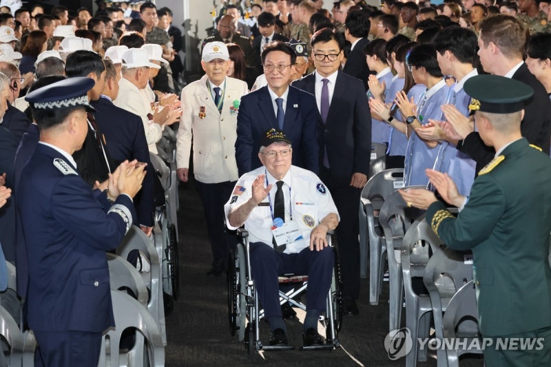金<b>총리</b>, <b>유엔군 참전</b>기념식서 "평화의 연대 확장해 희생 보답"