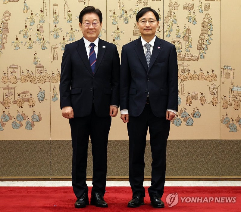 <b>이재명 대통령</b>, 국세청장 <b>임명장 수여</b>