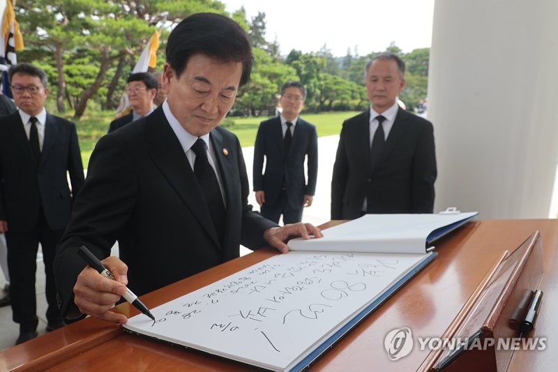 정동영 "<b>한미연합훈련 조정 건의</b>할 생각…대북정책 가늠자 될 것"