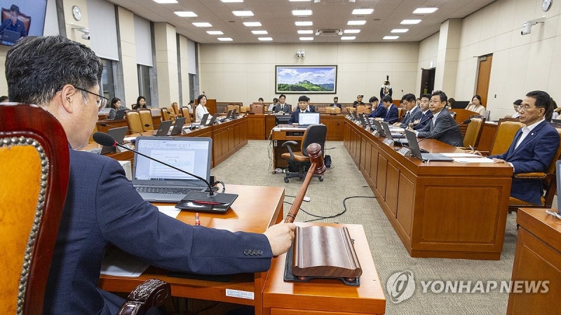 '尹 거부' <b>노란봉투법</b>, 환노위 소위 與주도 통과…전체회의 예정(종합)