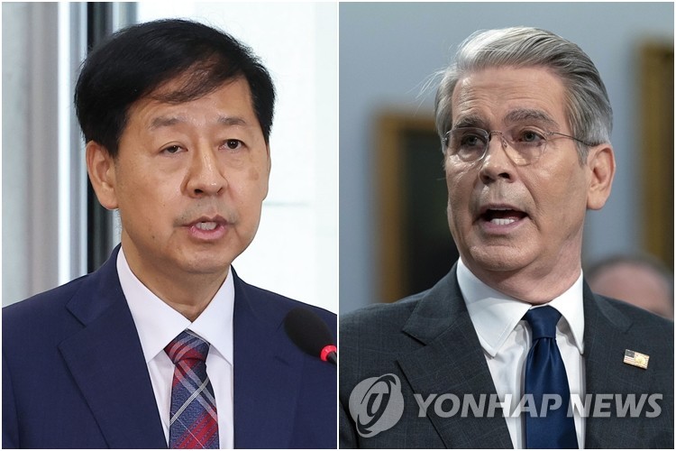 구윤철 부총리 겸 기획재정부 장관(왼쪽)과 스콧 베센트 미국 재무장관<br>[촬영 김주형] 2025.7.17 [AP=연합뉴스 자료사진. 재판매 및 DB 금지]