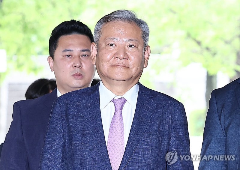 [2보] '내란 공모' <b>이상민</b> 전 장관 <b>구속</b>…"<b>증거인멸</b> 염려"