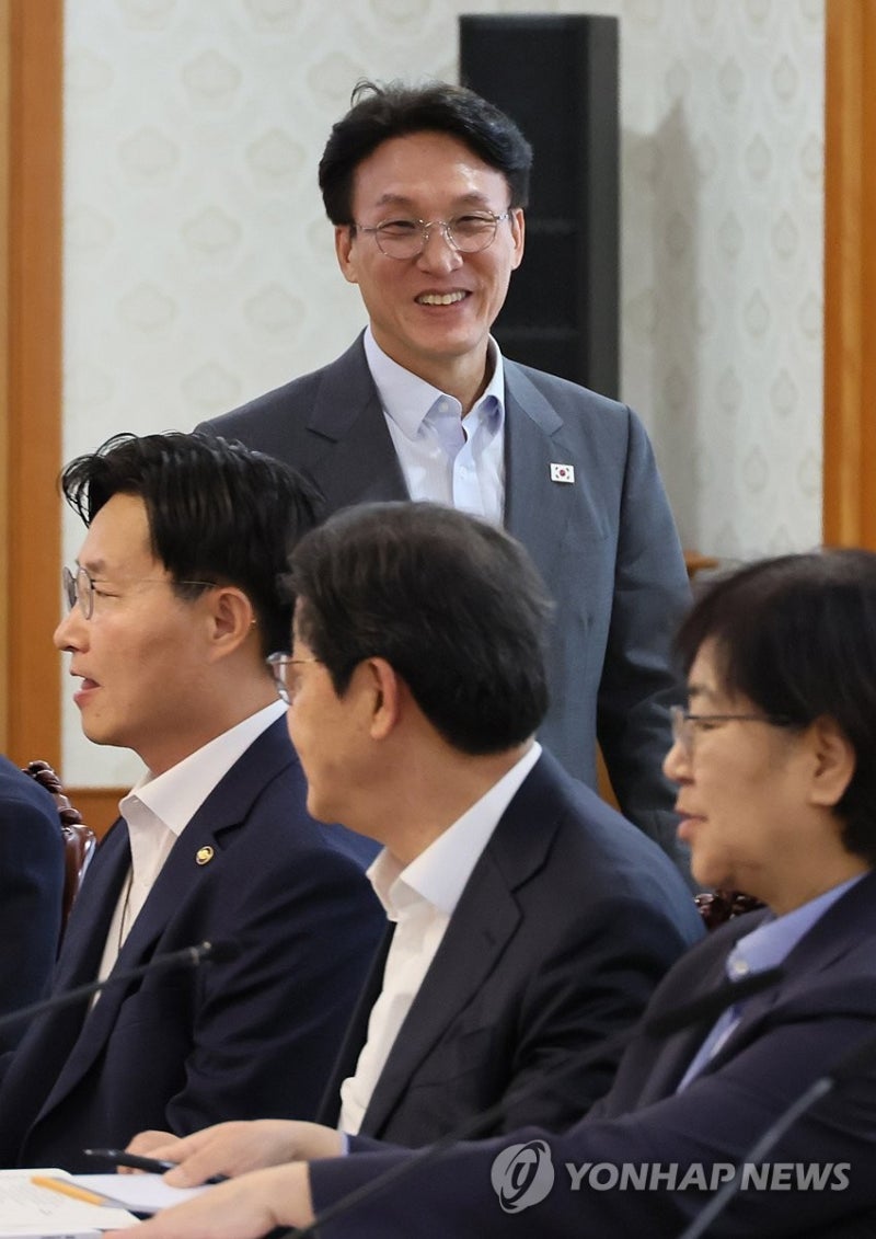 <b>바이오헬스</b>혁신위 참석하는 <b>김민석 총리</b>