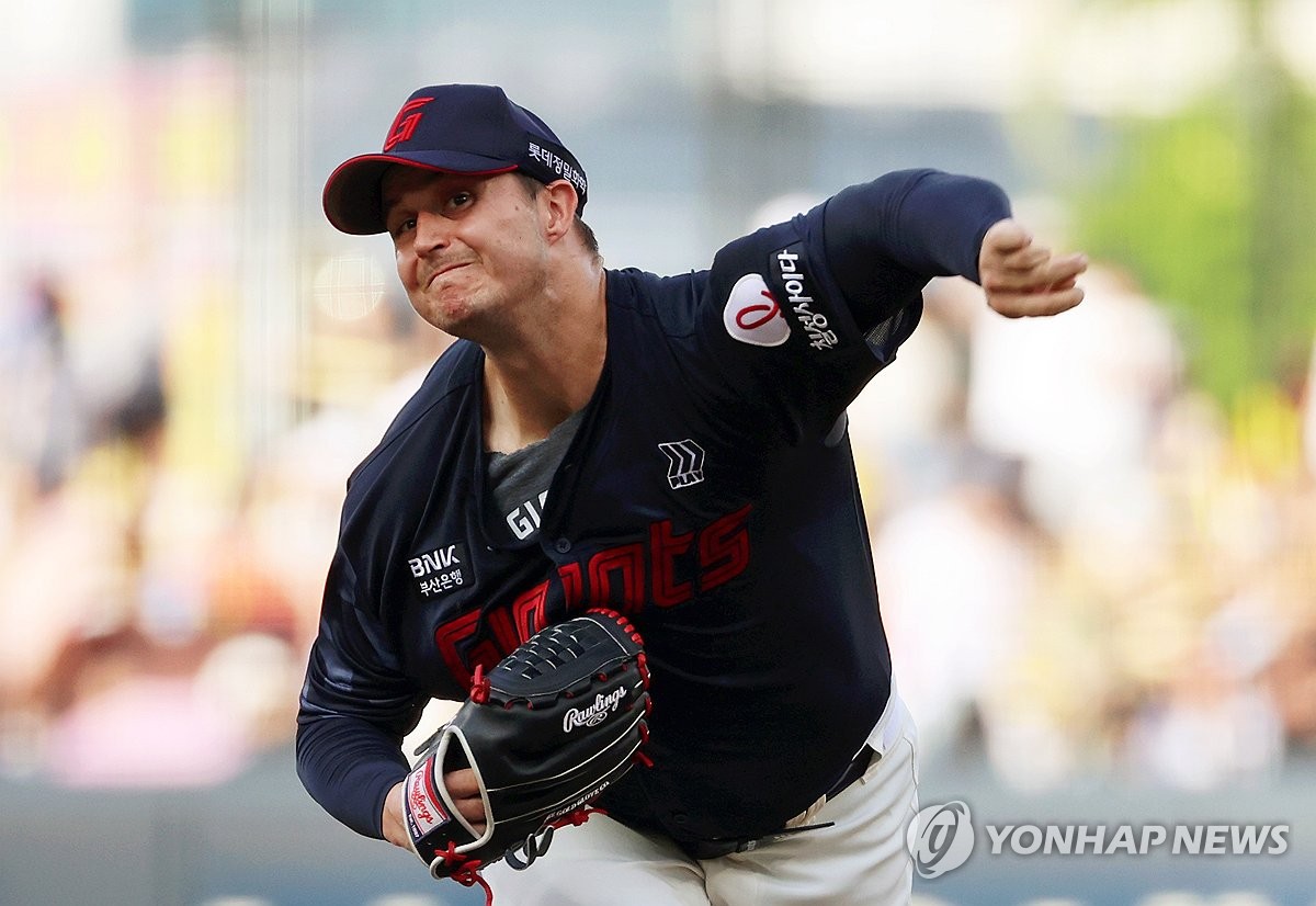 프로야구 <b>롯데</b>, 새 외국인 투수 <b>벨라스케즈 영입</b>…데이비슨 방출