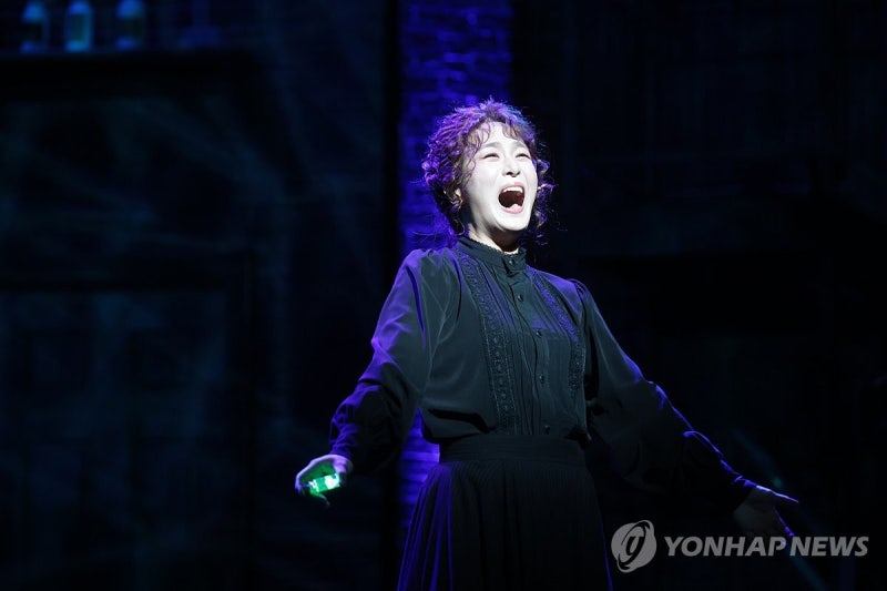 박혜나가 연기하는 '<b>마리 퀴리</b>'