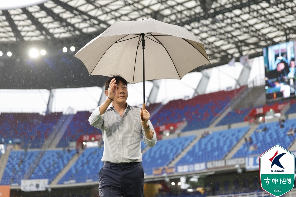 '이빨 빠진' 울산 사령탑 오른 <b>신태용</b> "명문 호랑이 돌려놓겠다"(종합)