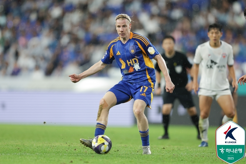 <b>신태용</b> 데려온 <b>울산</b>, 제주 1-0 잡고 12경기 만에 승전고