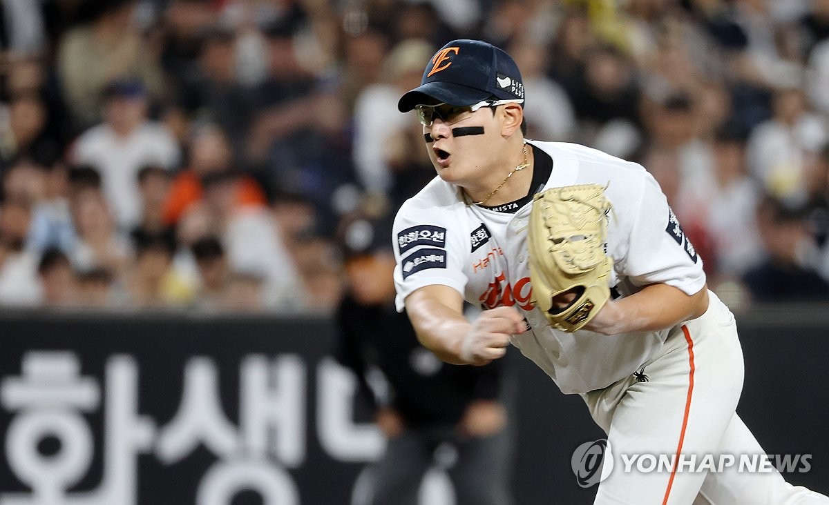 8월 평균 자책점 32.40…흔들리는 마무리 <b>김서현</b>, 위기의 한화