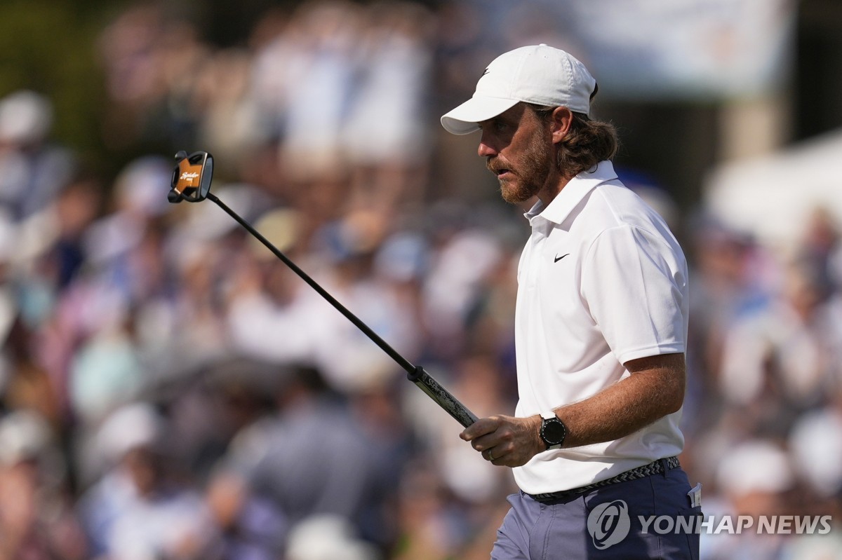<b>김시우</b>, <b>PGA</b> 투어 PO 1차전 공동 14위…우승은 45세 로즈