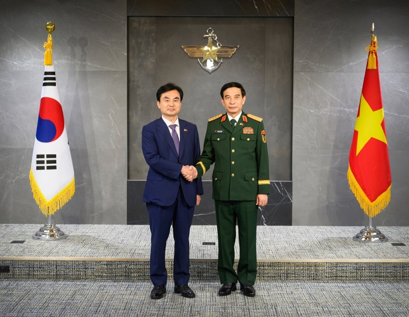 <b>한</b>·<b>베트남 국방</b>장관 회담…<b>국방</b>·방산 <b>협력</b> 논의