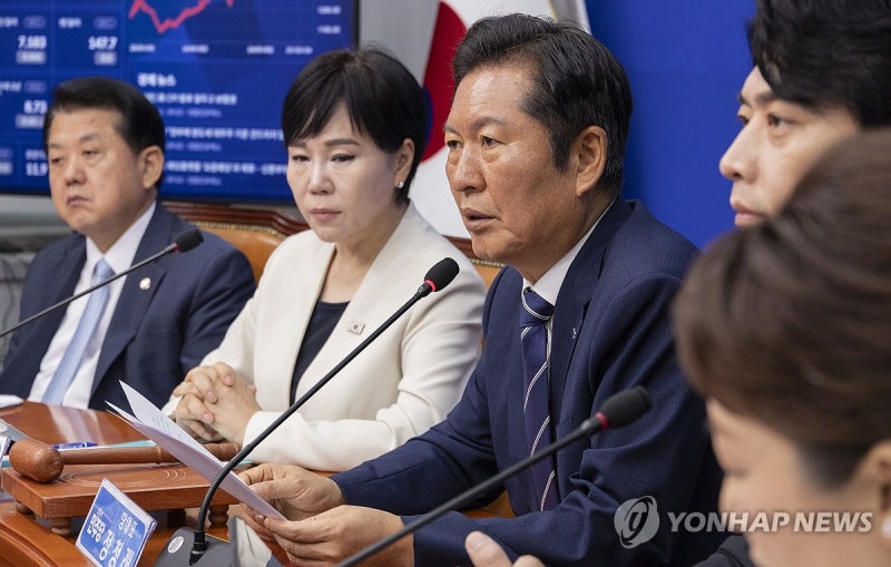 민주 "<b>조국</b>사면 여론 크게 안 나빠"…黨일각 '<b>혁신당</b>과 합당설'도(종합...