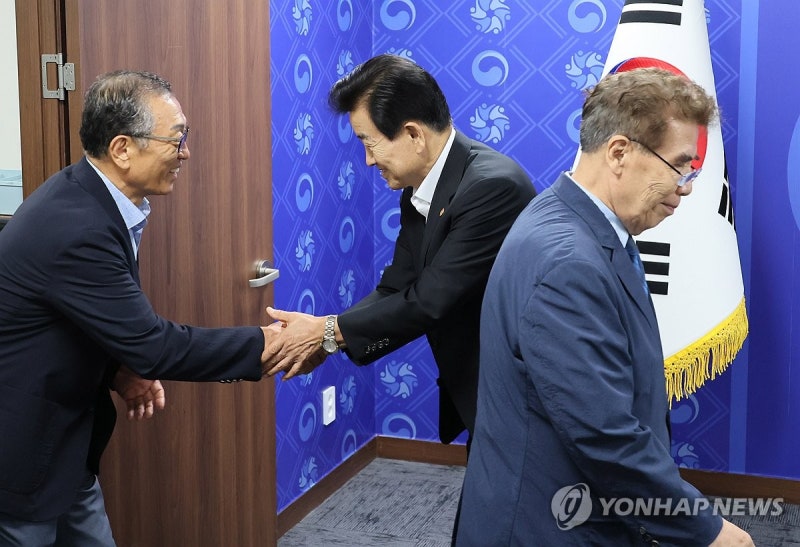 <b>정동영</b> 장관, <b>경협</b>·교역·<b>금강산</b> 기업 단체 면담