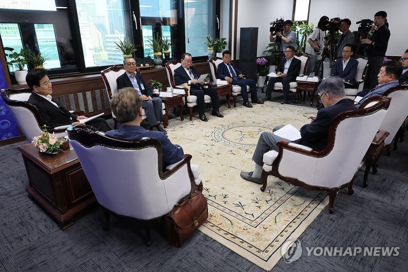 <b>정동영</b> 장관, <b>경협</b>·교역·<b>금강산</b> 기업 단체 면담