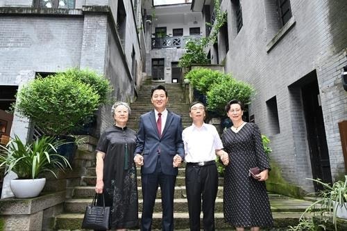 서울 찾은 해외거주 <b>독립유공자 후손</b>…오세훈, 1년전 약속 지켜