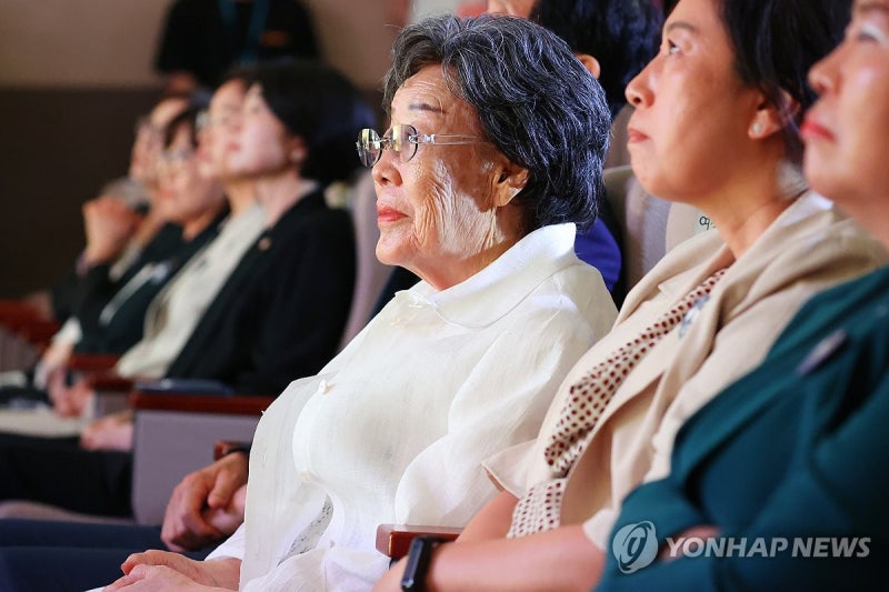 <b>위안부</b> 피해자 기림의날 <b>기념식</b> 열려…이제 생존자 6명뿐