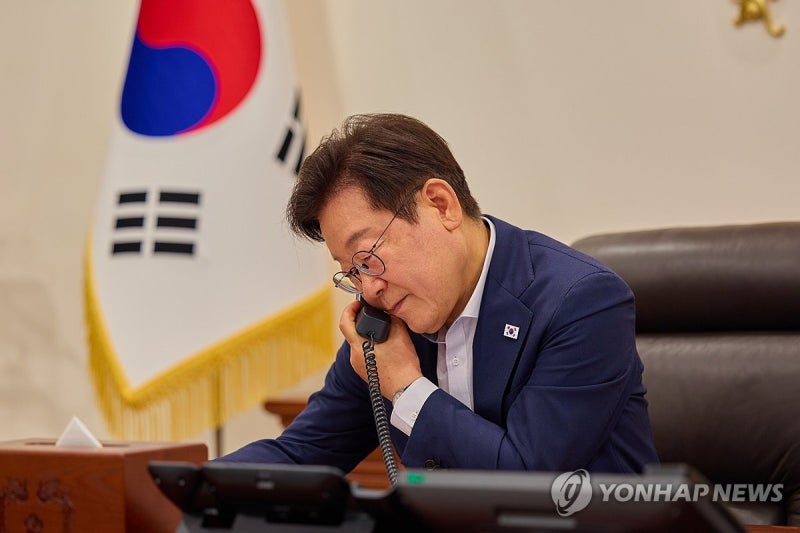 <b>이재명</b> 대통령, 필리핀 <b>마르코스</b> 대통령과 전화 <b>통화</b>