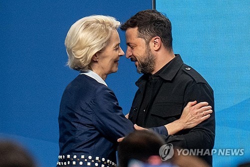 유럽 정상들, <b>젤렌스키</b>와 대거 미국행…'<b>트럼프</b> <b>설득</b>' 주목
