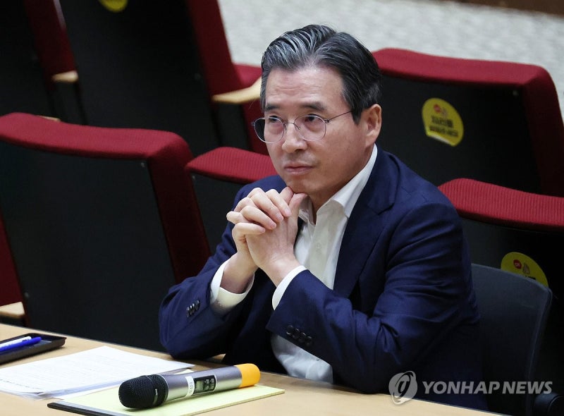 정책실장 "부동산<b>대책</b>, 수단 제약 안 돼…<b>공급대책</b> 마무리 단계"