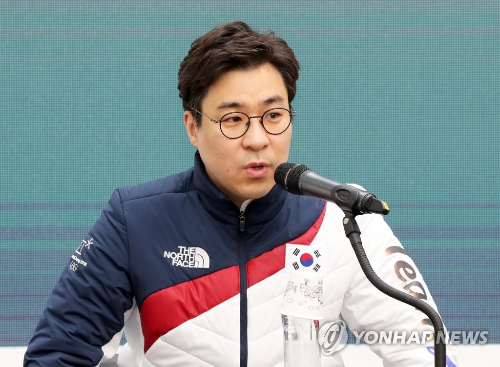 빙상연맹, <b>쇼트트랙</b>대표팀 <b>감독</b> 교체…<b>김선태</b> 임시 총<b>감독</b> 선임