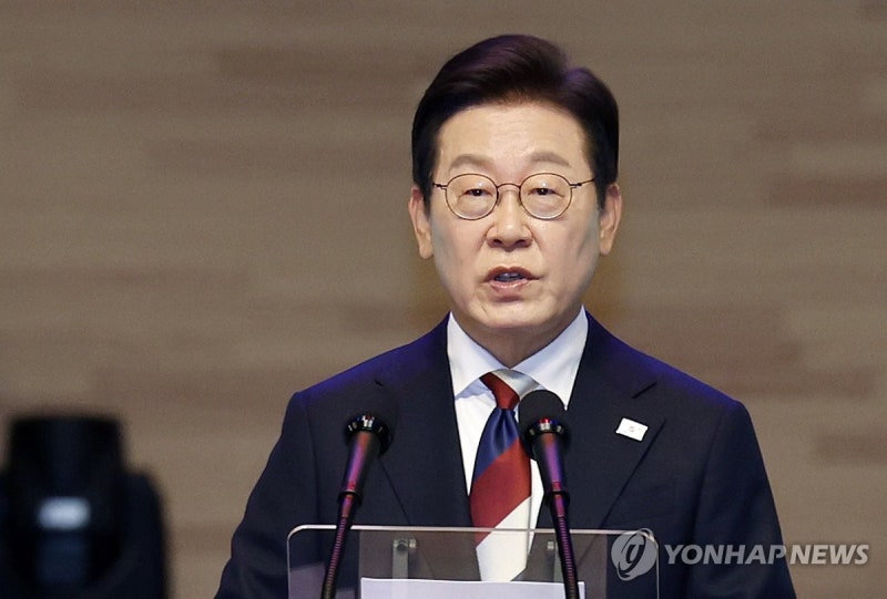 李<b>대통령</b> "위안부 <b>합의</b> 뒤집지 않아야…진심 어린 위로가 중요"(종합2보...