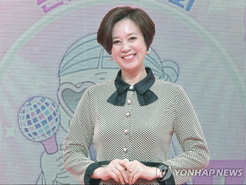 '활동 중단' <b>박미선</b>, <b>유방암 초기</b> 진단…"심각한 상태 아냐"