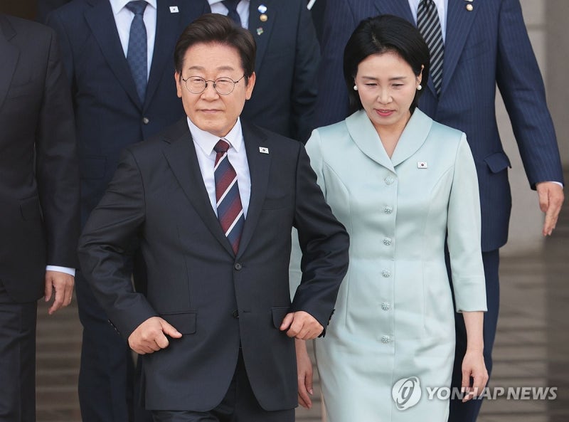 李대통령, 오늘 <b>일본</b>으로 출국…3박 6일 日·美 <b>순방</b> '스타트'