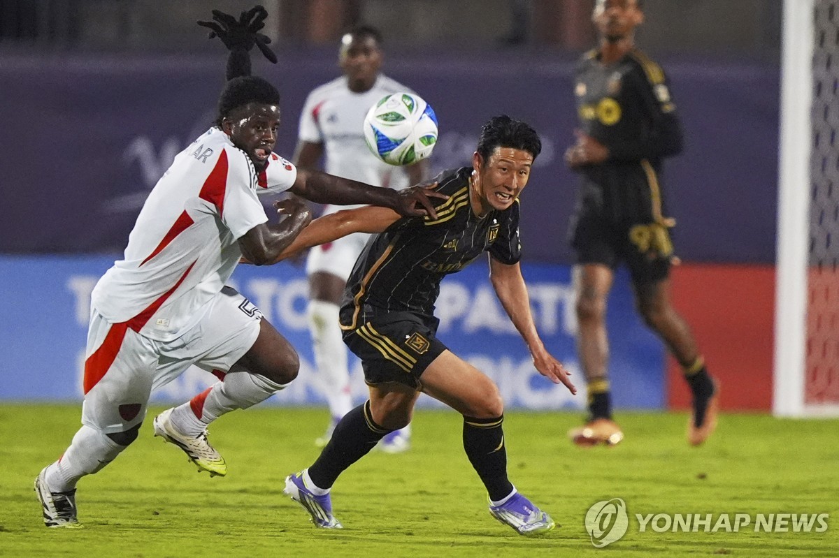 '3경기 만에 터졌다!' <b>손흥민</b>, MLS <b>데뷔골</b> 폭발…LAFC 1-1 비겨(종합)