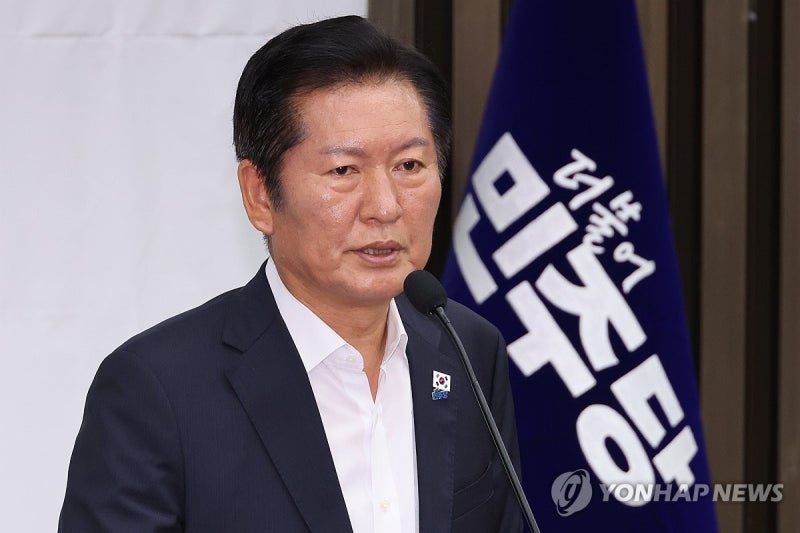 <b>정청래</b>, <b>김문수</b> '美대사관 테러' 발언에 "사과 않으면 <b>법적조치</b>"