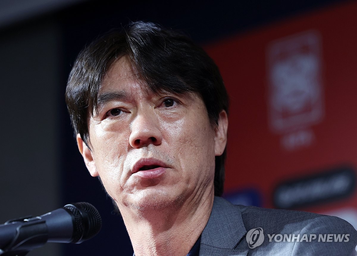 카스트로프 품은 홍명보 "파이터적이고 거친 선수…활력 더하길"