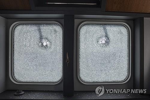 "리비아 해안경비대, 유럽행 이주민 구조선에 발포"