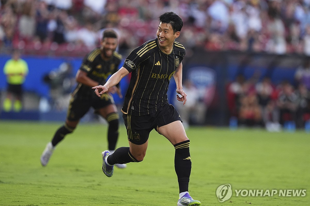 'MLS <b>데뷔골</b>' <b>손흥민</b>, 2주 연속 라운드 베스트 11…메시는 빠져