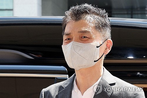 검찰, 'SM 주가조작 의혹' 카카오 <b>김범수</b>에 <b>징역</b> 15년 <b>구형</b>