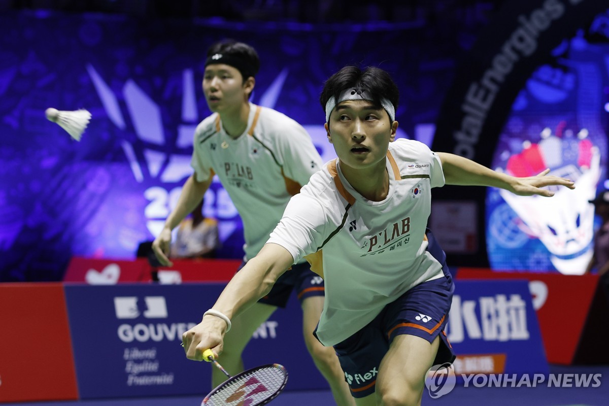 셔틀콕 남자복식 세계 1위 <b>김원호</b>·<b>서승재</b>, 인니 잡고 <b>8강 진출</b>