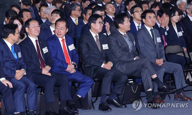 오세훈·유정복·김진태 "<b>계엄</b>일 청사 폐쇄?…명백한 <b>허위사실</b>"