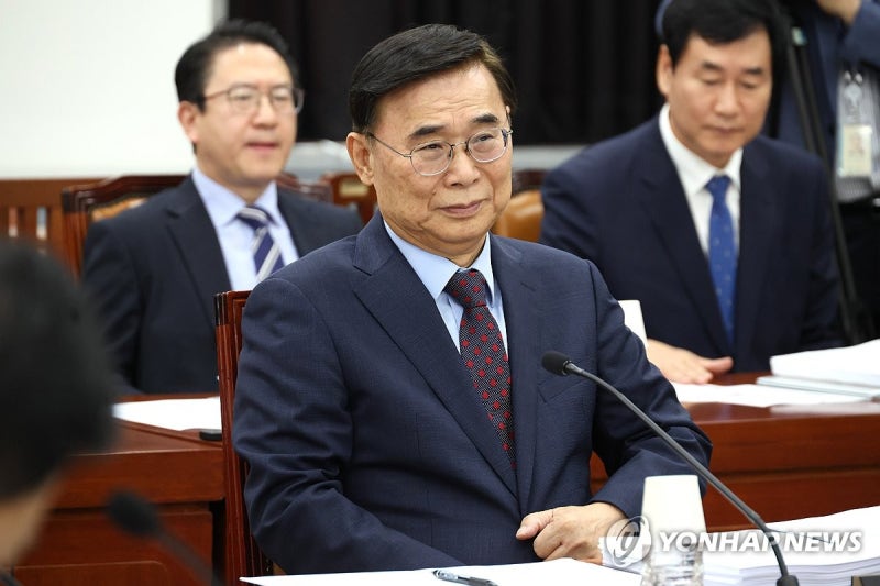 정보위 전체회의 <b>출석</b>한 <b>이종석 국정원장</b>