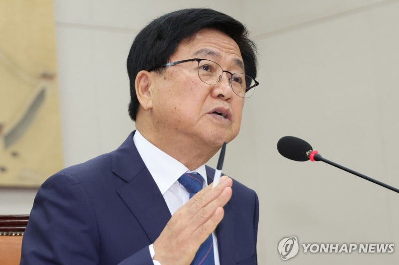 <b>최교진</b> "초3부터 <b>영어</b> 공부해도 충분…조기 <b>교육</b> 줄여야"(종합)