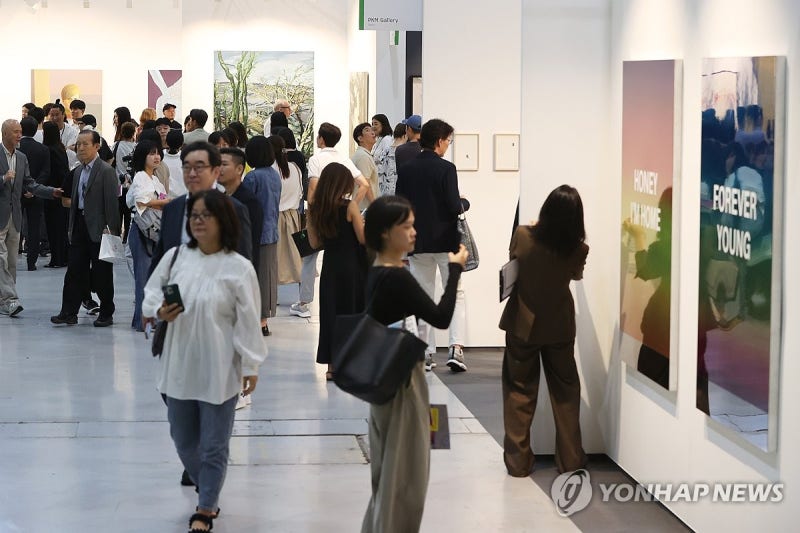 최대 미술장터 '<b>프리즈</b>·<b>키아프</b>' <b>개막</b>…"60억원대 판매작 나와"(종합)