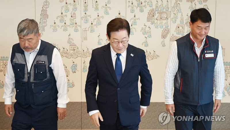 이재명 <b>대통령</b>, <b>양대노총</b> 위원장과 오찬 간담회