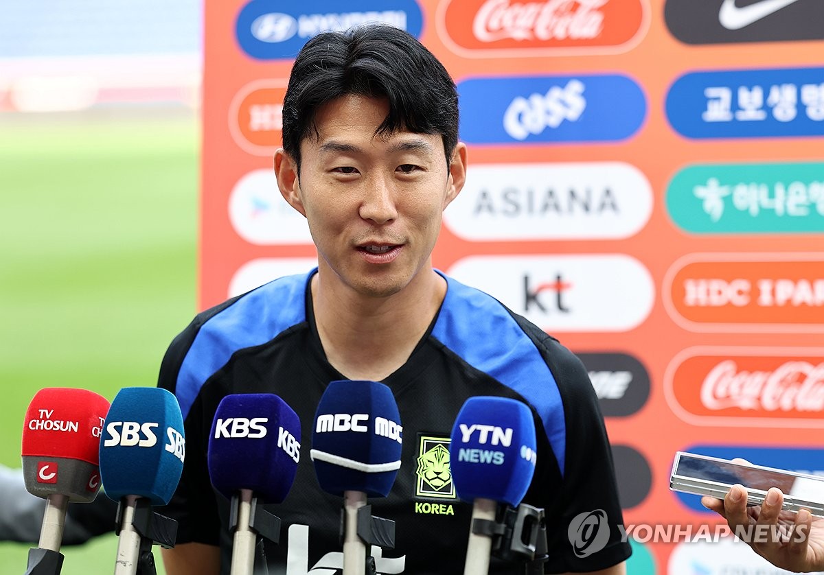 '<b>주장</b> <b>논란</b>'에 담담한 <b>손흥민</b> "불편할 것 없어…제 위치서 최선"