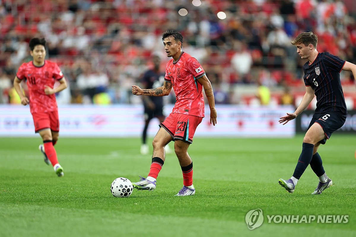 '혼혈 태극전사' <b>카스트로프</b>, 미국 상대로 무난한 A매치 <b>데뷔</b>(종합)