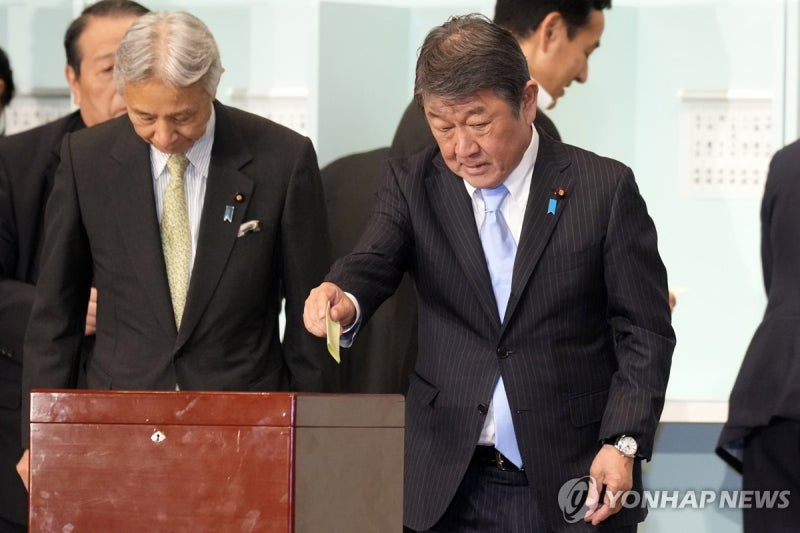 日자민당 당권 쟁탈전 벌써 본격화…추천인 20명 확보 <b>경쟁</b>