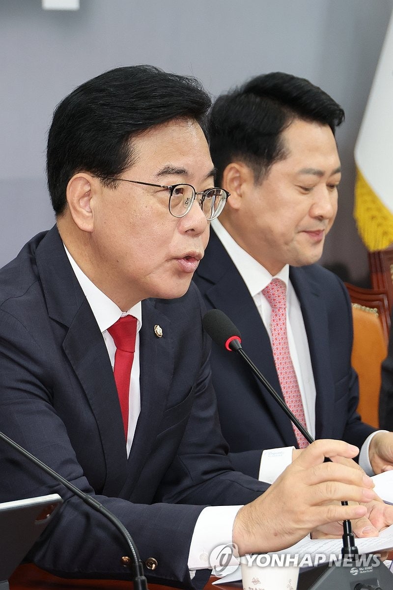 <b>발언</b>하는 <b>송언석 원내대표</b>