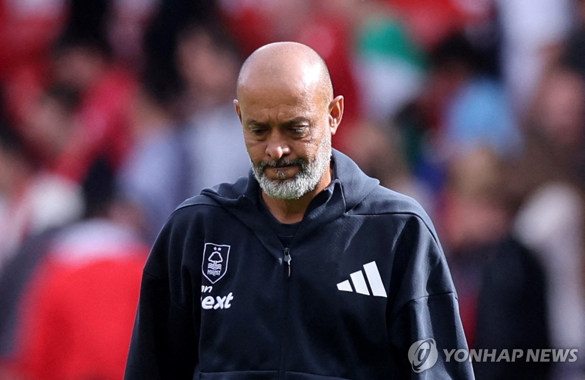 EPL <b>노팅엄</b>, 유로파 진출 이끈 산투 감독 <b>경질</b>…'구단주와 갈등'