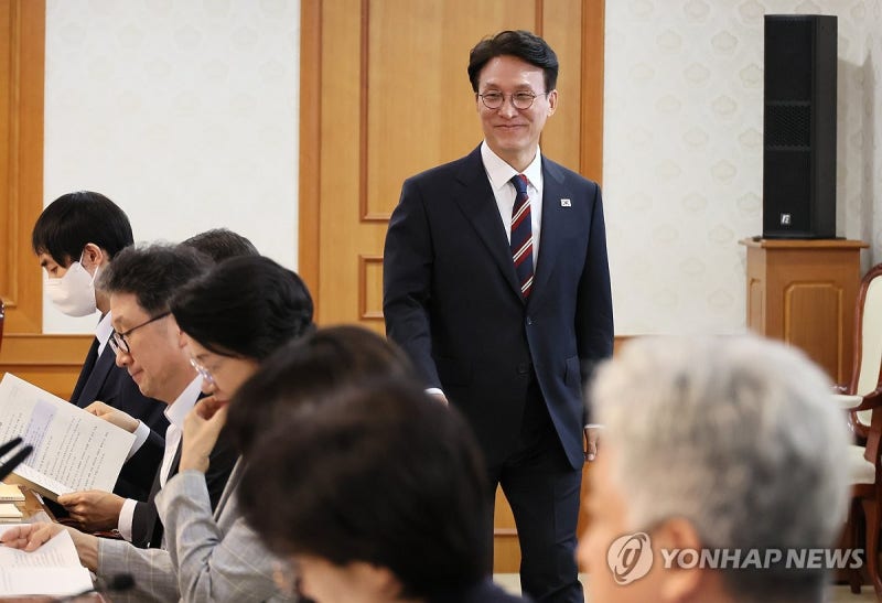<b>자살예방정책위원회</b> 참석하는 <b>김민석</b> 국무총리