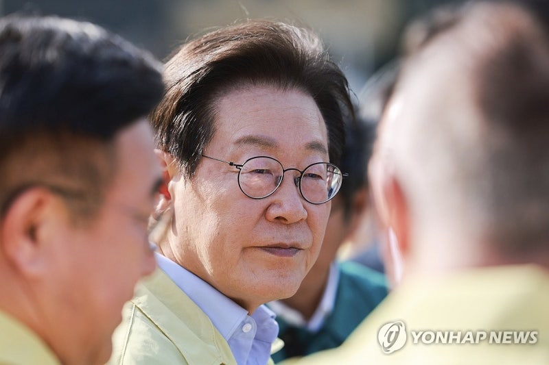 李대통령 "<b>강릉</b>에 마침내 <b>단비</b>…고통받는 시민들에 위안 되길"