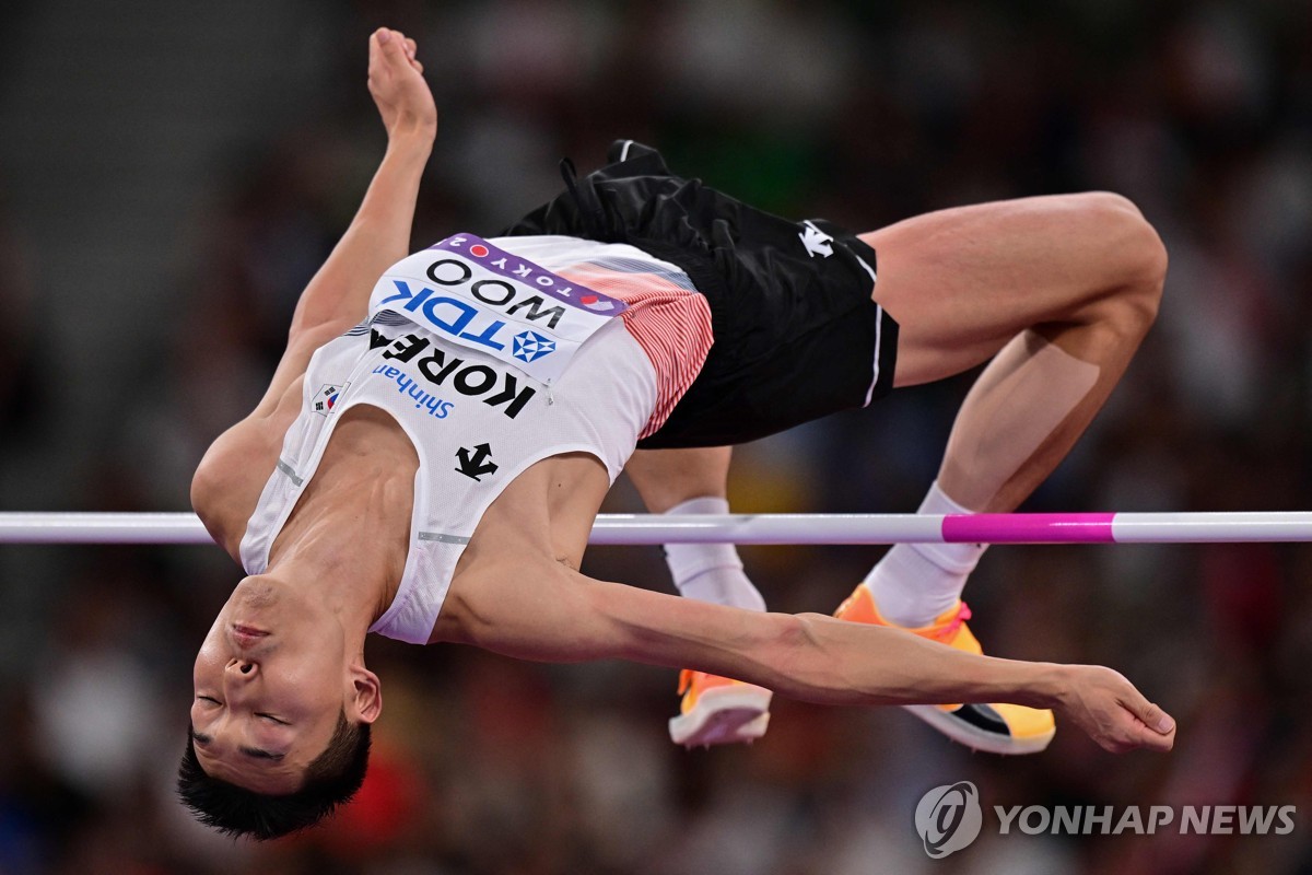 '한국육상 첫 <b>세계선수권</b> 우승 도전' <b>우상혁</b>, 예선 3위로 <b>결선</b>행(종합)