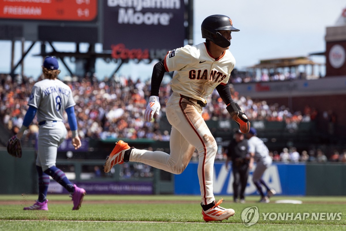 <b>이정후</b>, <b>다저스전</b> 무안타 1득점…김혜성은 대수비로 출전