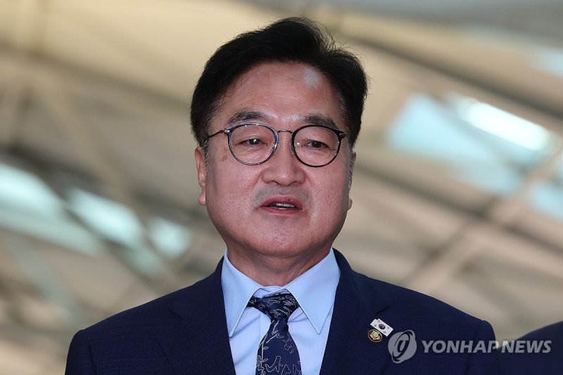 우의장 "<b>교육</b> 부담 경감 과제"…<b>최교진</b> "공동체 회복 노력"