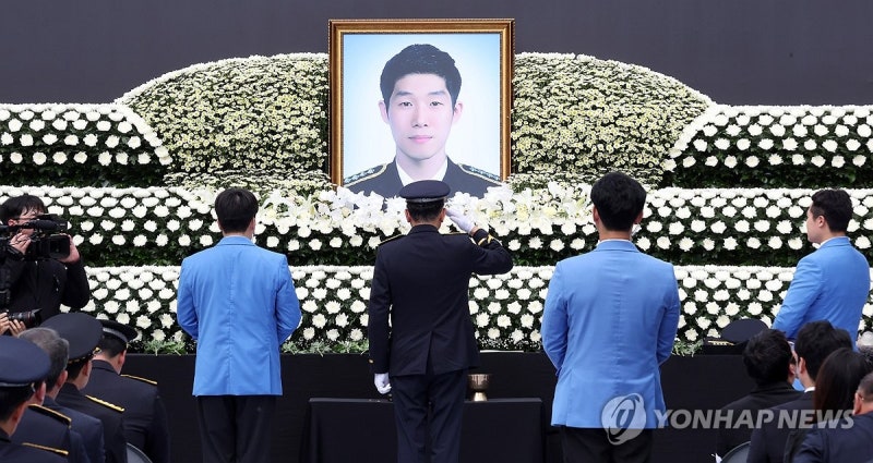 검찰, <b>해경 순직</b> <b>수사</b>…인천<b>해경</b>서·영흥파출소 압수수색(종합)